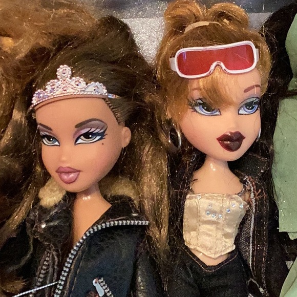 Bratz Dolls & Case & Clothes Lot Of 5 Doll Vintage Collectibles Collection Set - Picture 6 of 16